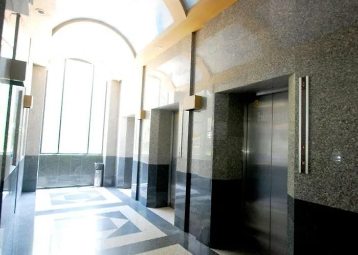 2 Bedroom 2 Bathroom Spacious Near Grand Palace 公寓式飯店
