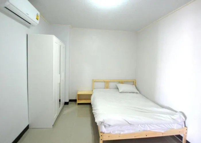 2 Bedroom 2 Bathroom Spacious Near Grand Palace